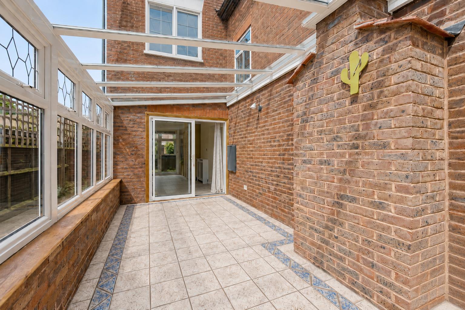 Balmoral Way, Sutton